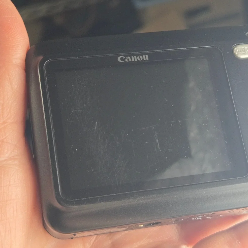 Canon PowerShot A480 Digital Camera Black Glitchy Zoom Lens May Need Repair